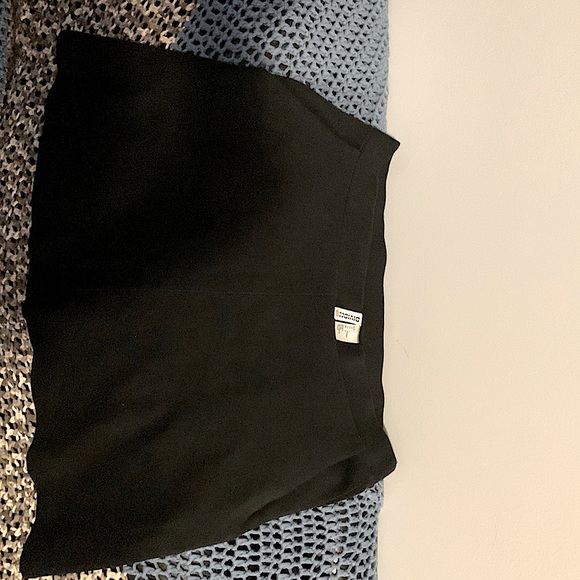 L black mini skirt - Picture 3 of 4